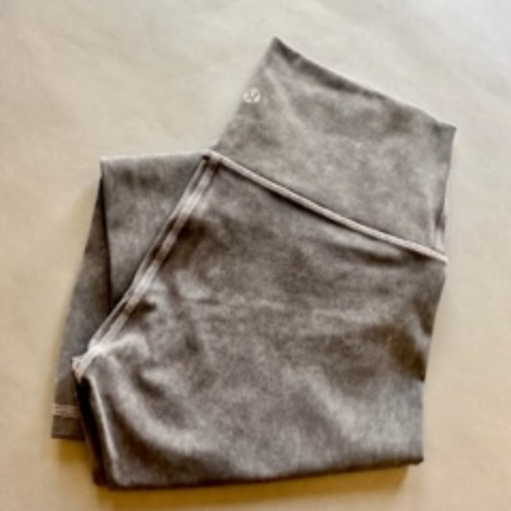 Lululemon Wunder Under Crop Hi-Rise 21" Washed Luna Size 6
